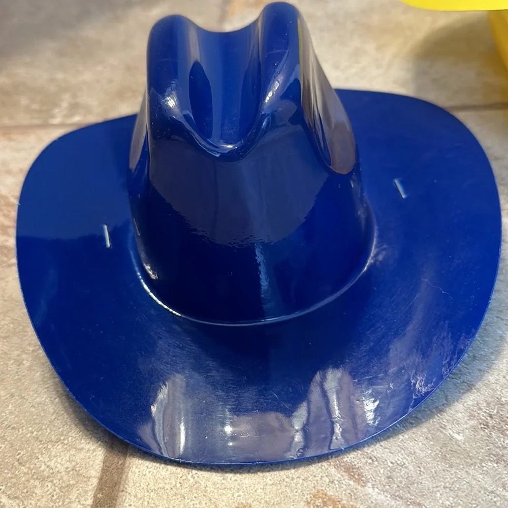 Doggie cowboy hats retro 1999-2000 made in USA worn by Scottie yellow blue green